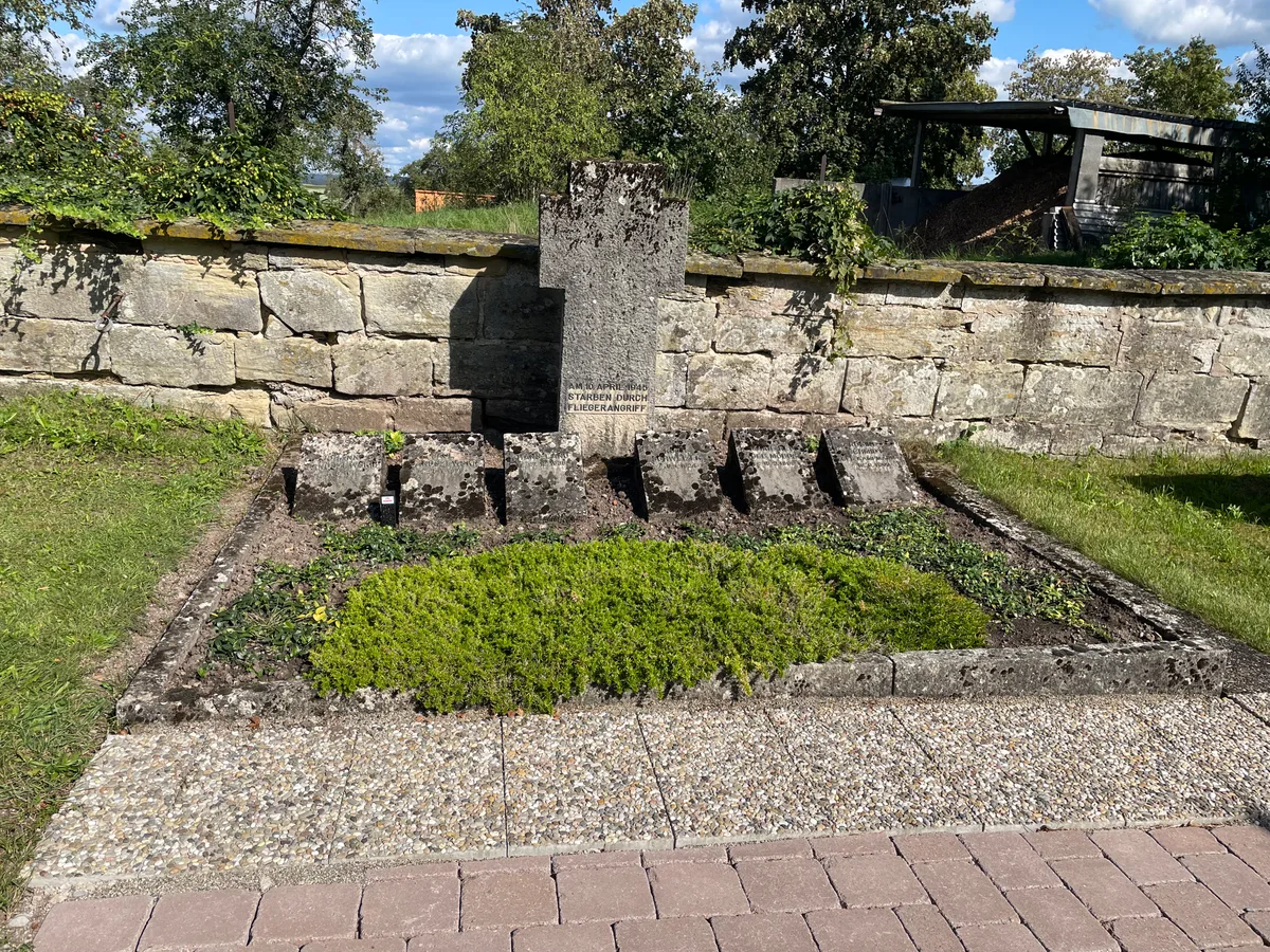 Grób: Januszewski Johann (1914–1945), Januszewski Paul (1879–1945) — Frankenhardt, Landkreis Schwäbisch Hall