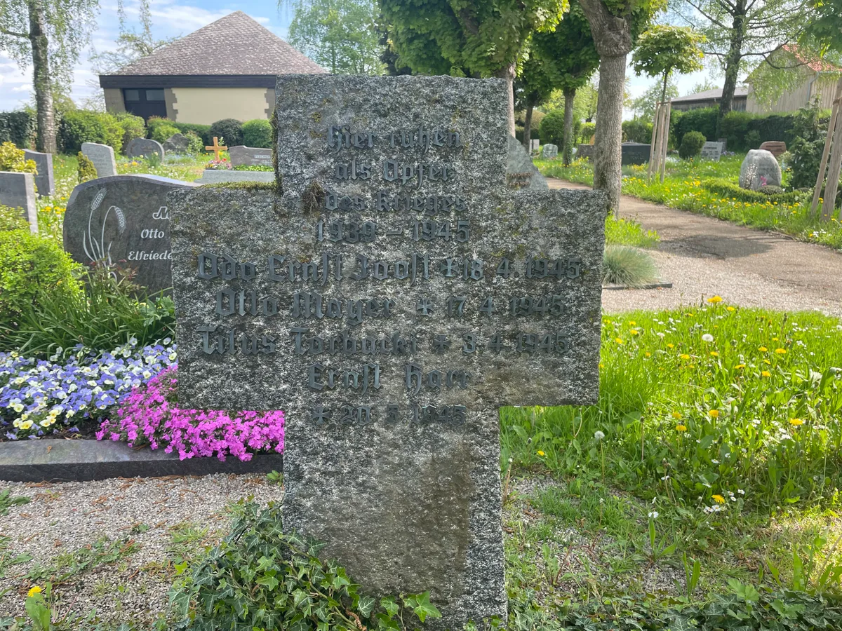 Grób: Torbacki Titus (1909–1945) — Weckrieden, Schwäbisch Hall